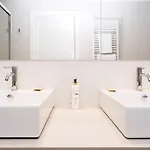 Daire Waterfront Lux | 2br | A/c| Parking By Tilo Cenova