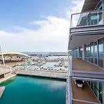 Waterfront Lux | 2br | A/c| Parking By Tilo *