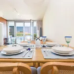 Waterfront Lux | 2br | A/c| Parking By Tilo Daire