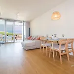 Waterfront Lux | 2br | A/c| Parking By Tilo Daire Cenova