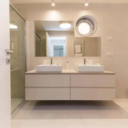 Waterfront Lux | 2br | A/c| Parking By Tilo * Genua