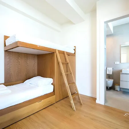 Waterfront Lux | 2br | A/c| Parking By Tilo Apartment